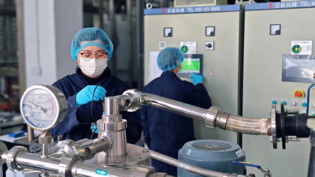 Industrial centrifuge harvesting unit